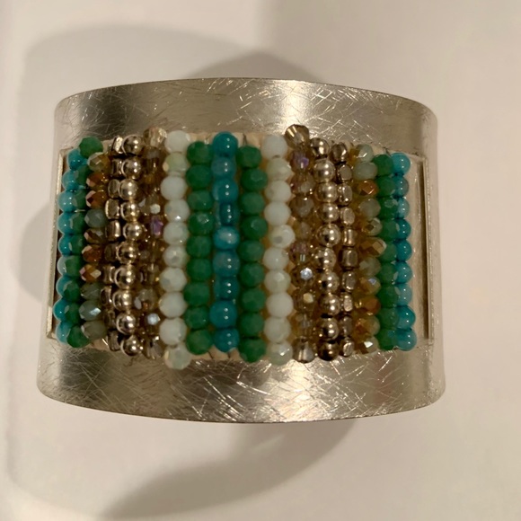 Silver Bracelet w Turquoise & Neutral Beads - Picture 1 of 6